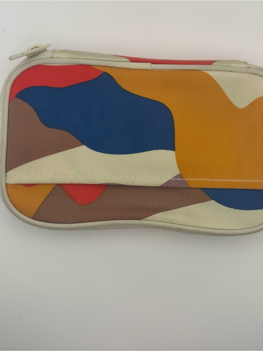 Fjallraven Kanken Zip travel wallet from the artist series in “Landscape” - Picture 2 of 10